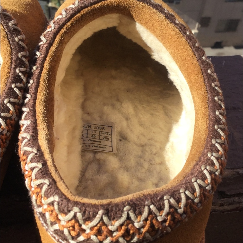 UGG Tasman Slipper Size 9 - Picture 9 of 10